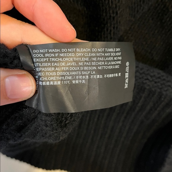 Theory Wool-Cashmere Turtleneck Sweater, Black - M - Picture 7 of 8